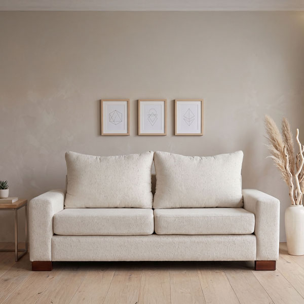 Sofa Osiris de 2 cuerpos color beige claro visto de tres cuartos con cotas de medida
