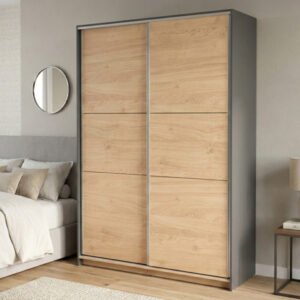 Placard de 1.90 metros con dos puertas corredizas en acabado madera clara y estructura gris grafito, ambientado en un dormitorio moderno con decoración en tonos beige y madera