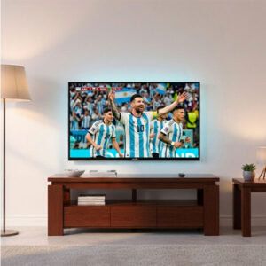 Rack de TV modelo Rio fabricado en madera maciza de guatambú de tonos claros, diseño moderno con terminaciones premium de Hiper Muebles.