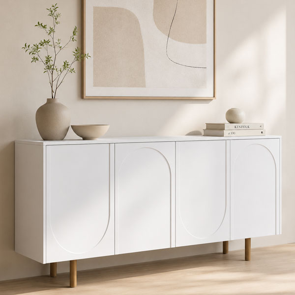 Vajillero Capela blanco de diseño moderno con puertas curvas y patas de madera, estilo minimalista contemporáneo.